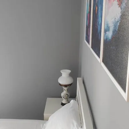 Parastaseis Apartment *